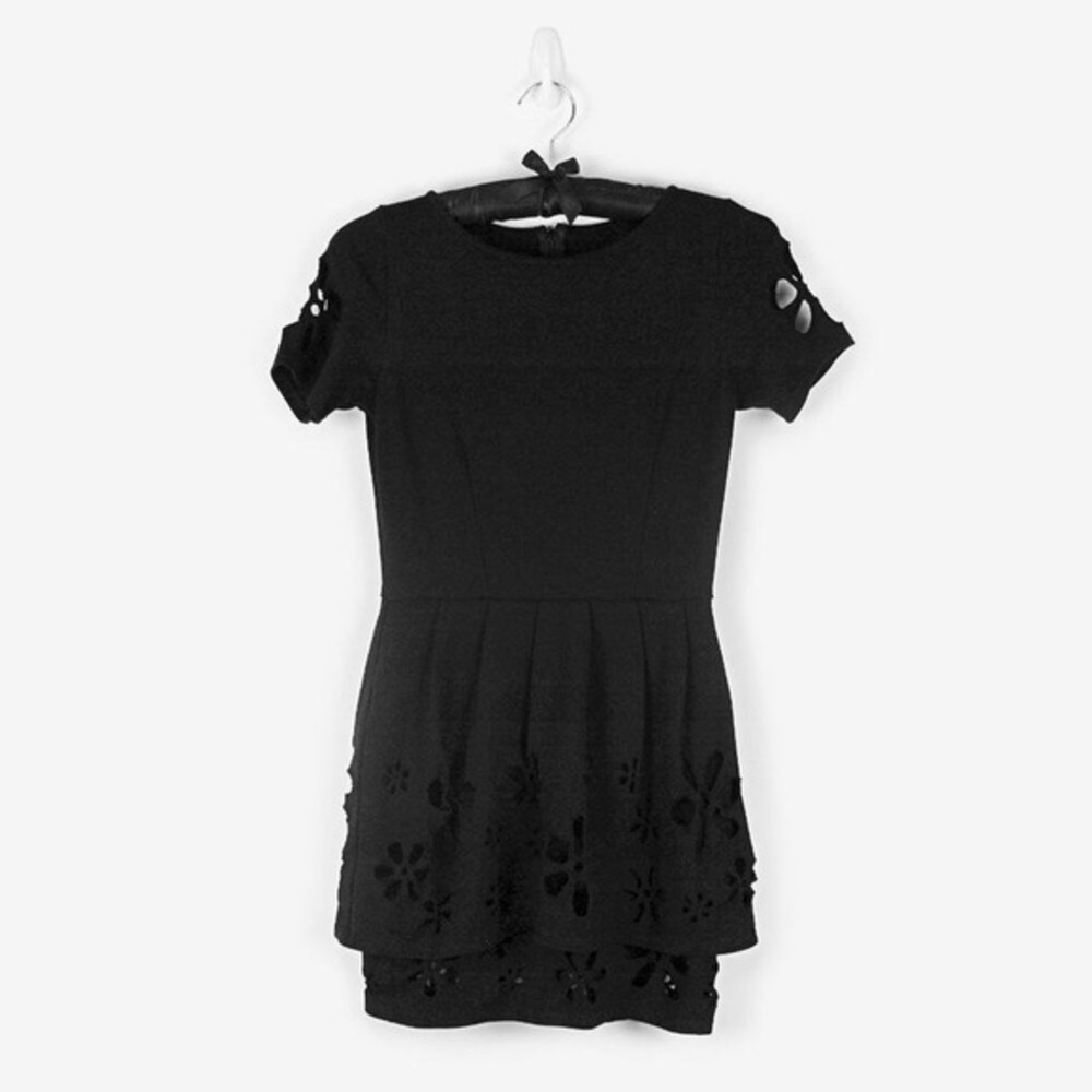ASOS Floral Cutout Mini Dress Size 6 Black Minimalist‎ Semi-Formal Date Night
